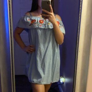 Off shoulders dress, with straps!!